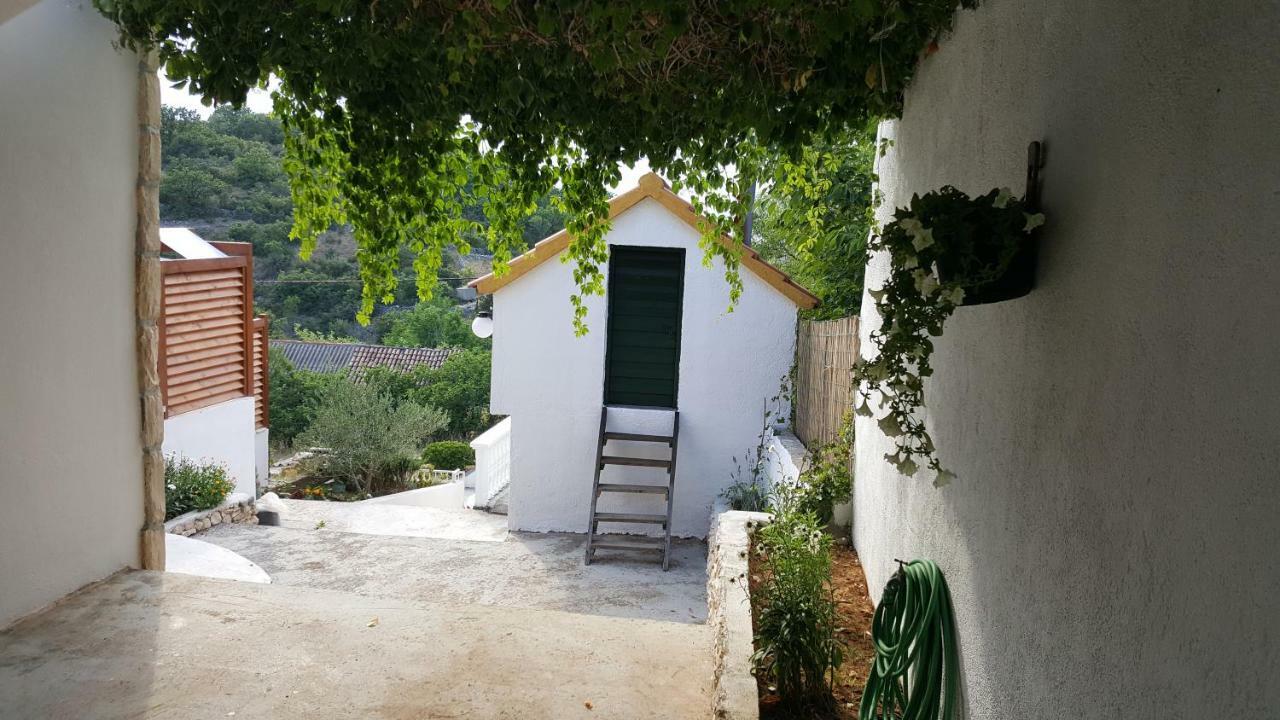 Apartment Cernesa Ražanac Zewnętrze zdjęcie