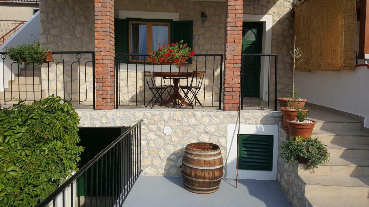 Apartment Cernesa Ražanac Zewnętrze zdjęcie