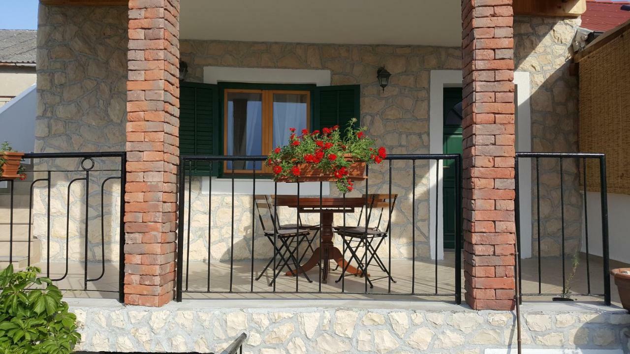 Apartment Cernesa Ražanac Zewnętrze zdjęcie